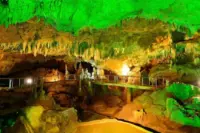 ถ้ำหินปูนเกาะอิชิงากิ