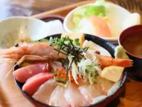 อาหารทะเล บาร์สร้างสรรค์ เบย์