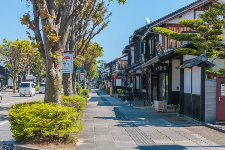 Yumekyobashi Castle Road